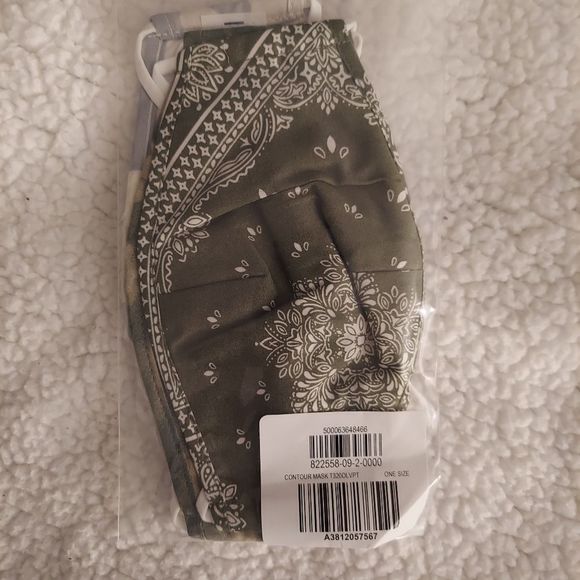 Adult Contour Mask with Filter Pocket (3-Pack) - Picture 3 of 7